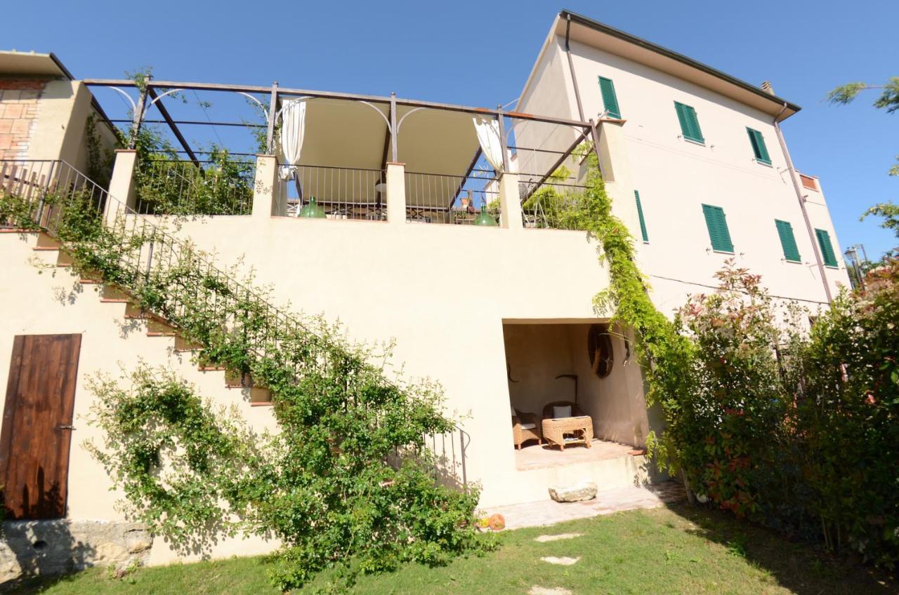 Al Colle Di Lari Villa Bagian luar foto