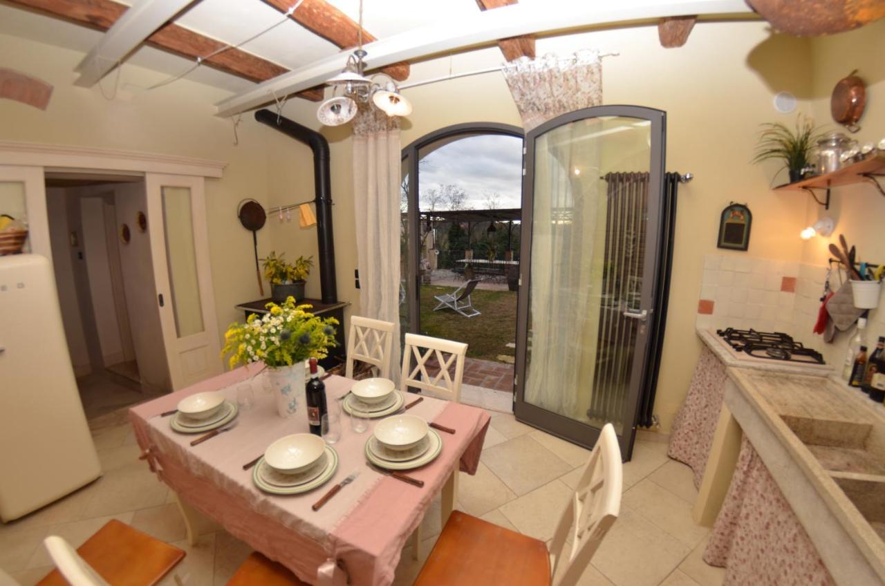 Al Colle Di Lari Villa Bagian luar foto