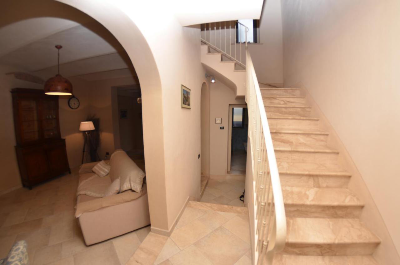 Al Colle Di Lari Villa Bagian luar foto