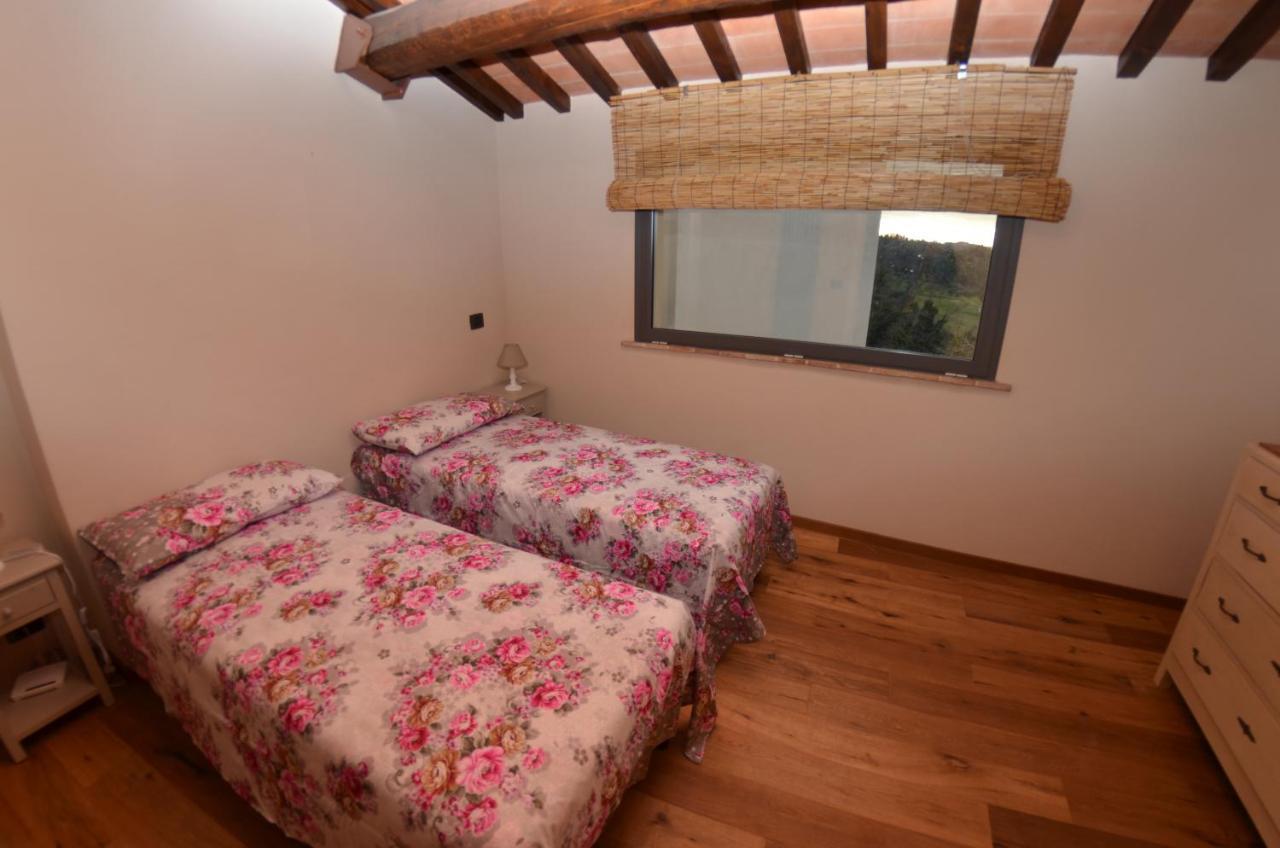 Al Colle Di Lari Villa Bagian luar foto