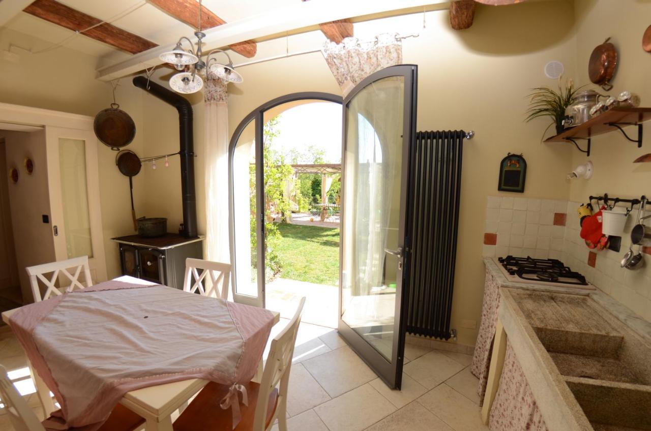 Al Colle Di Lari Villa Bagian luar foto